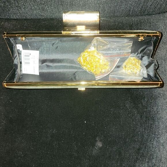 Gold clutch  - Picture 4 of 11